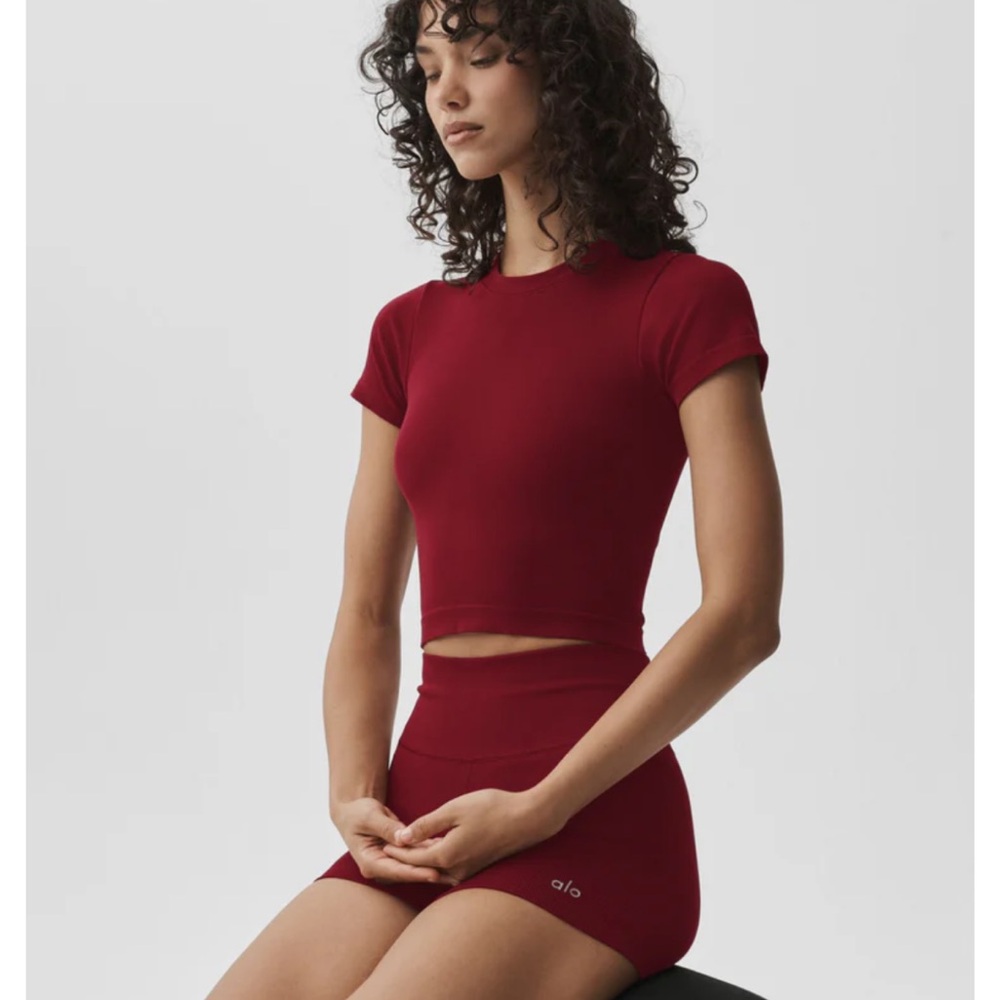 ALO Yoga Women's Short Sleeve Cropped Tee in Deep Red - Picture 4 of 5